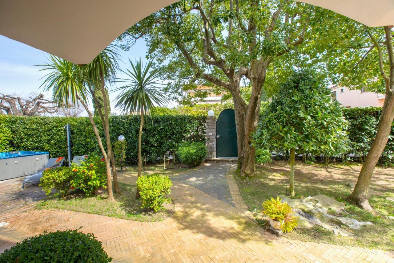 Amore Rentals - Resort Ravenna - Villa Dama Масса-Лубренсе Экстерьер фото
